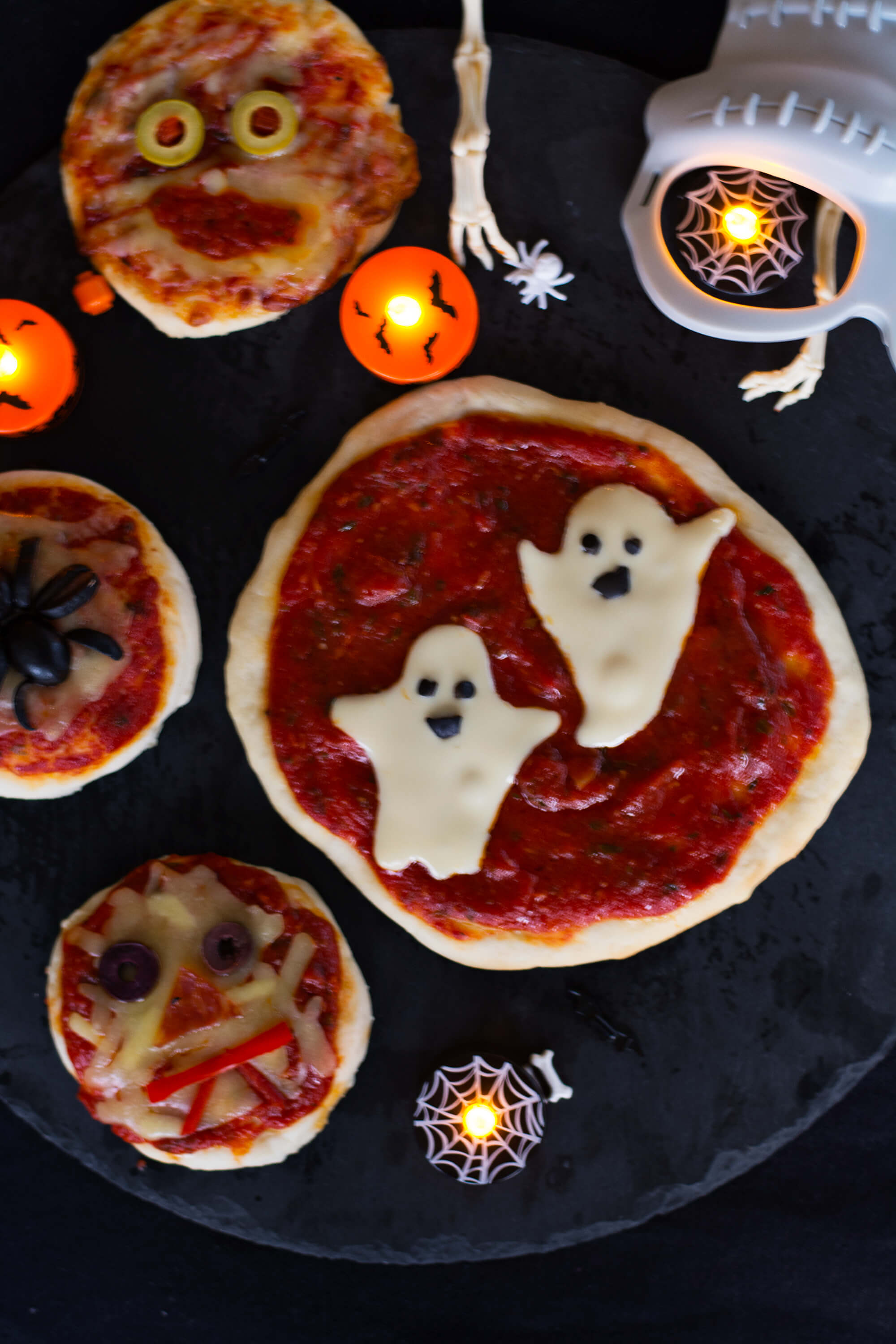 Halloween mini pizzas for spooky fun! - Stuff Mums Like